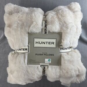 NWT Hunter Home Set of 2 Faux Fur Plush Pillows 20x20 White OEKO-TEX Luxury Glam